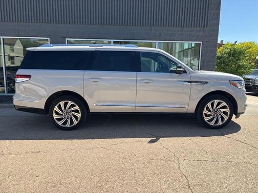 2024 Lincoln Navigator L Reserve