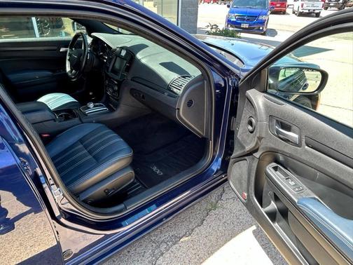 2016 Chrysler 300 S