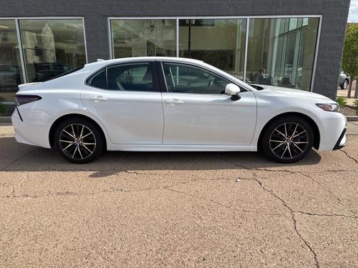 2023 Toyota Camry SE Nightshade