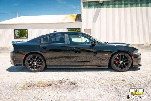 Black 2017 Dodge Charger R/T 392
