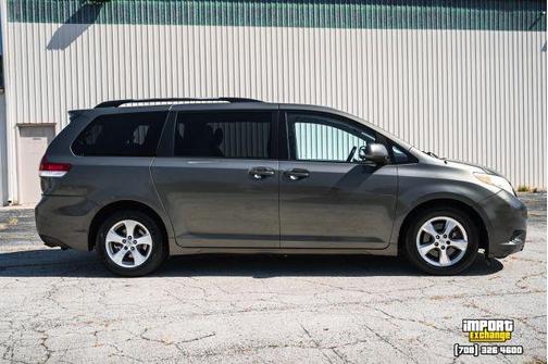 2011 Toyota Sienna LE