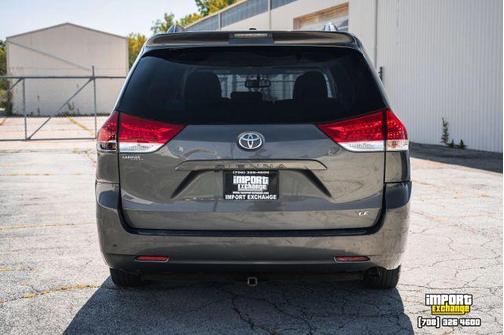 2011 Toyota Sienna LE