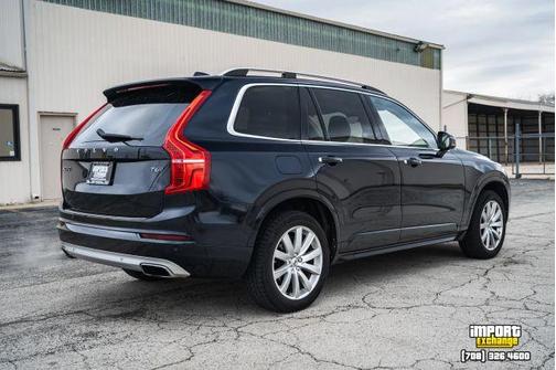 2016 Volvo XC90 T6 Momentum