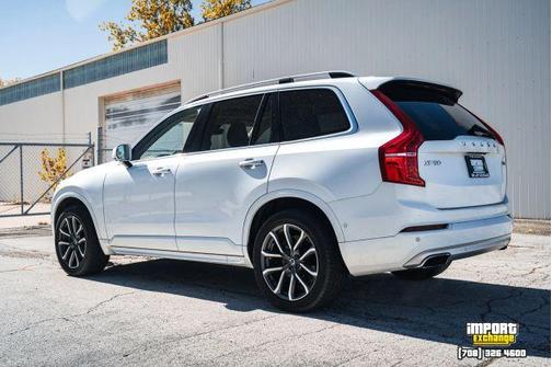 2016 Volvo XC90 T6 Momentum