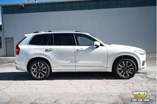 2016 Volvo XC90 T6 Momentum