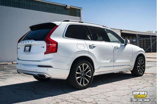 2016 Volvo XC90 T6 Momentum