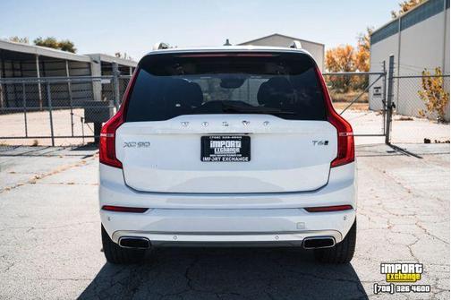 2016 Volvo XC90 T6 Momentum