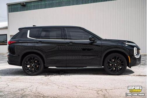 2022 Mitsubishi Outlander SE