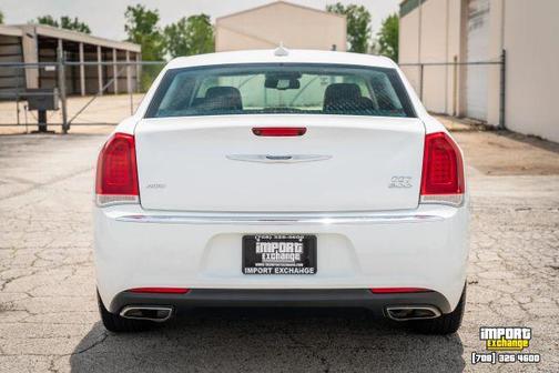 White 2016 Chrysler 300 Limited