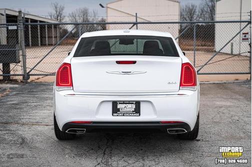 2020 Chrysler 300 Touring