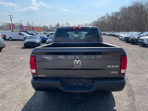 Granite Crystal Metallic Clearcoat 2016 RAM 1500 Tradesman