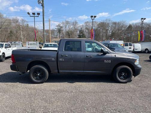 Granite Crystal Metallic Clearcoat 2016 RAM 1500 Tradesman