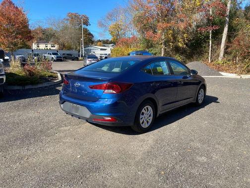 2019 Hyundai ELANTRA SE