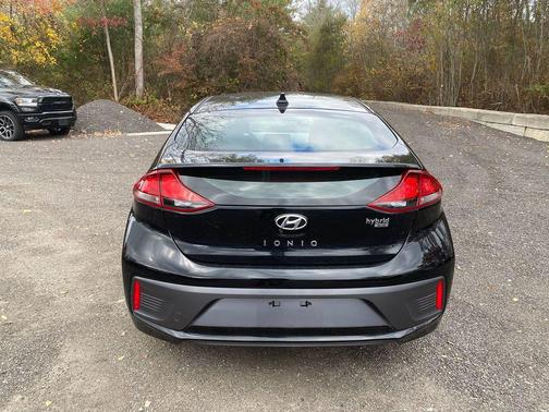 2020 Hyundai IONIQ Hybrid Blue