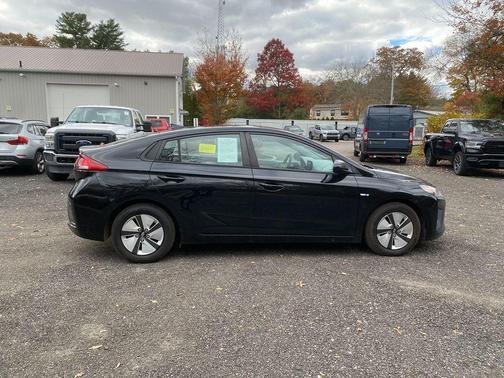 2020 Hyundai IONIQ Hybrid Blue