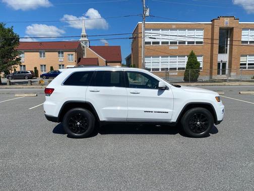 2021 Jeep Grand Cherokee Laredo