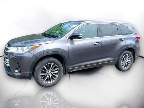 Predawn Gray Mica 2017 Toyota Highlander XLE
