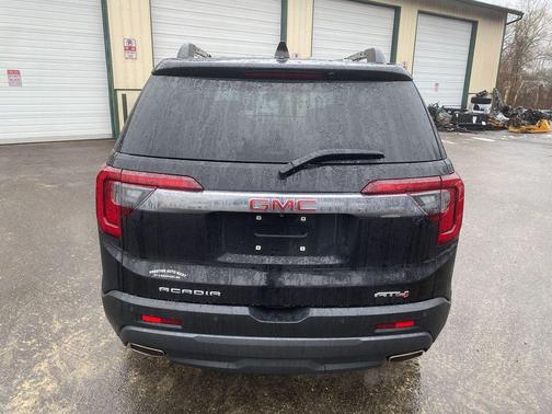2022 GMC Acadia AWD AT4