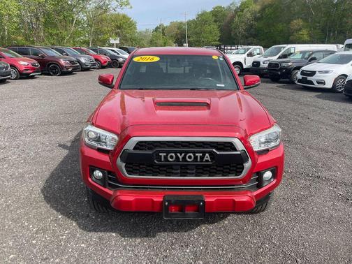 Barcelona Red Metallic 2016 Toyota Tacoma TRD Sport