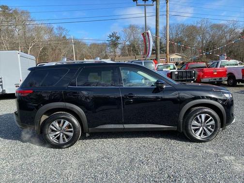 2022 Nissan Pathfinder SL 4WD