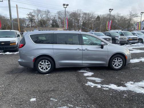 Billet Silver Metallic Clearcoat 2020 Chrysler Voyager LX