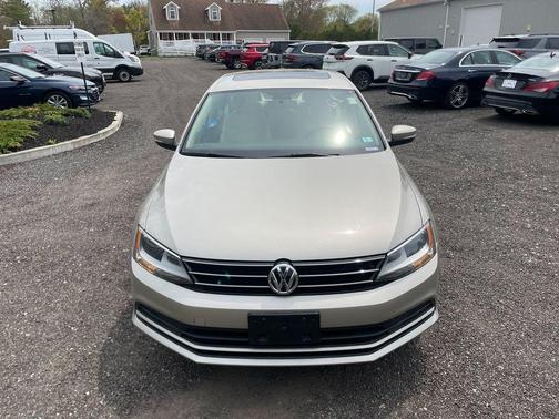 TAN 2015 Volkswagen Jetta Auto SE w/Connectivity