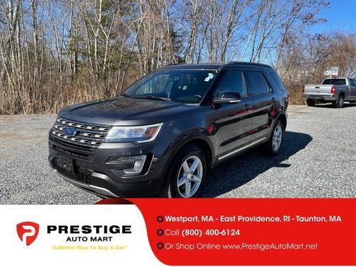 Photo 1 of 29 of 2017 Ford Explorer XLT
