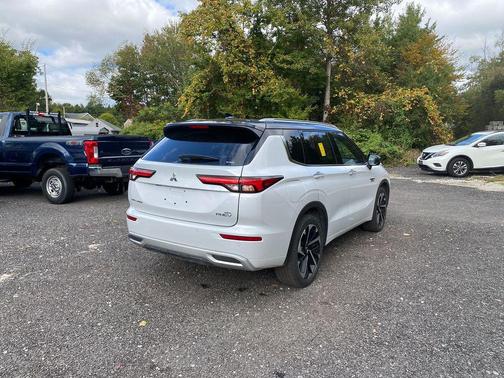 2023 Mitsubishi Outlander PHEV SEL