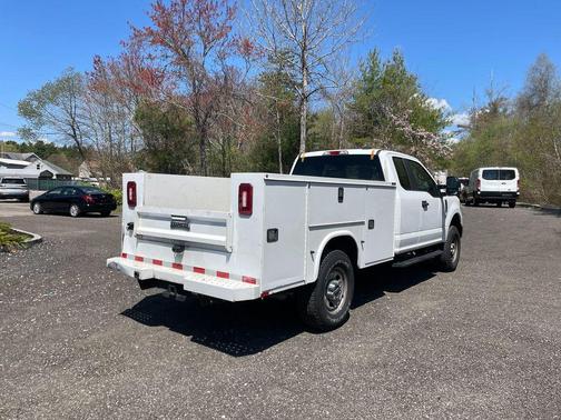 Oxford White 2022 Ford F-350 XL