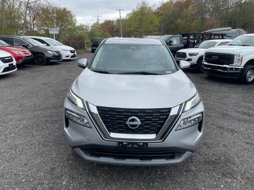 Brilliant Silver Metallic 2023 Nissan Rogue SV