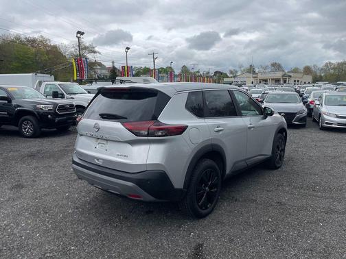 Brilliant Silver Metallic 2023 Nissan Rogue SV