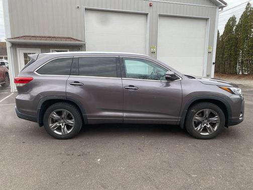 2017 Toyota Highlander Limited