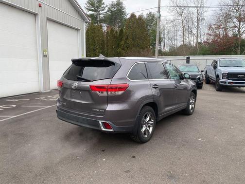 2017 Toyota Highlander Limited