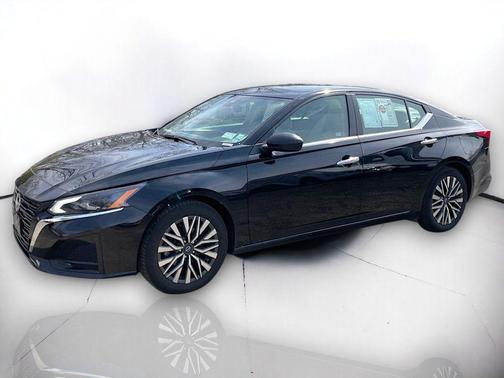 Super Black 2024 Nissan Altima 2.5 SV