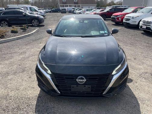 Super Black 2024 Nissan Altima 2.5 SV
