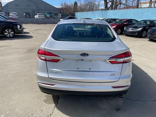Ingot Silver Metallic 2019 Ford Fusion SE