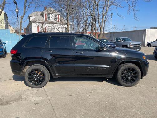 2017 Jeep Grand Cherokee Altitude