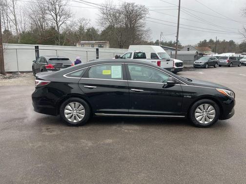 Eclipse Black 2017 Hyundai SONATA Hybrid SE