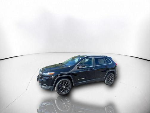 Diamond Black Crystal Pearlcoat 2018 Jeep Cherokee Latitude