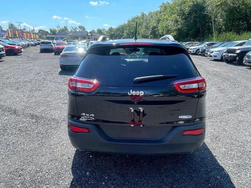 Diamond Black Crystal Pearlcoat 2018 Jeep Cherokee Latitude