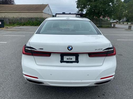2022 BMW 740 i xDrive