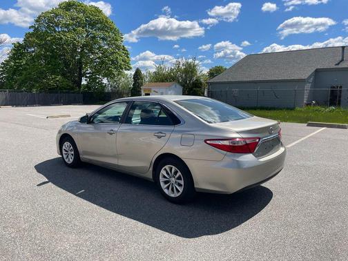Creme Brulee Mica 2015 Toyota Camry LE
