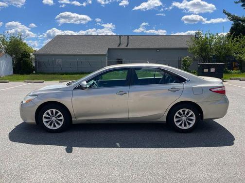 Creme Brulee Mica 2015 Toyota Camry LE
