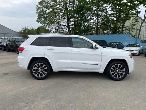 Bright White Clearcoat 2017 Jeep Grand Cherokee Overland