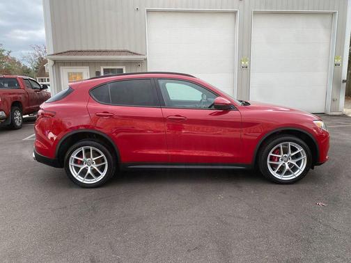 2018 Alfa Romeo Stelvio Ti Sport