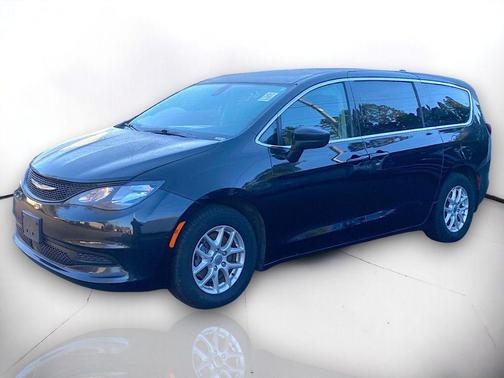 2021 Chrysler Voyager LX