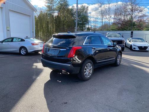 Stellar Black Metallic 2019 Cadillac XT5 Luxury