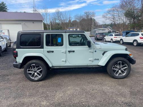 Earl Clearcoat 2024 Jeep Wrangler 4xe Sport S