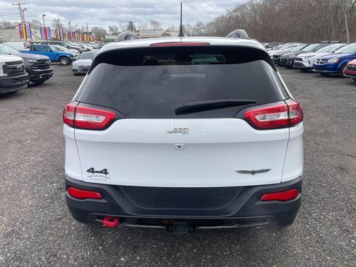 Bright White 2016 Jeep Cherokee Trailhawk
