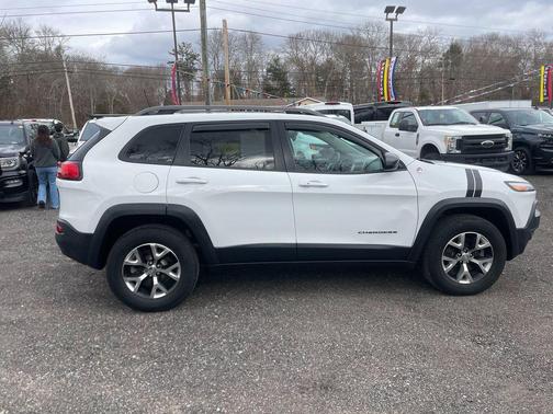 Bright White 2016 Jeep Cherokee Trailhawk